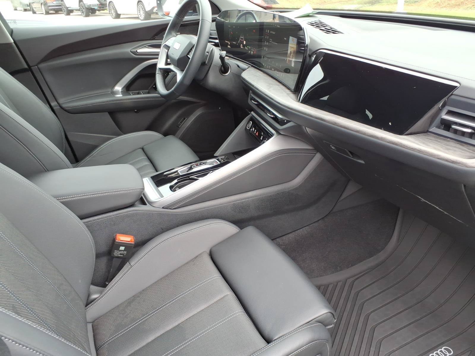 Used 2025 Audi Q5 Premium Plus AWD/4WD image 25