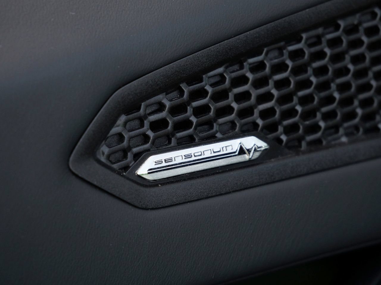 Used 2021 Lamborghini Huracan EVO RWD image 19