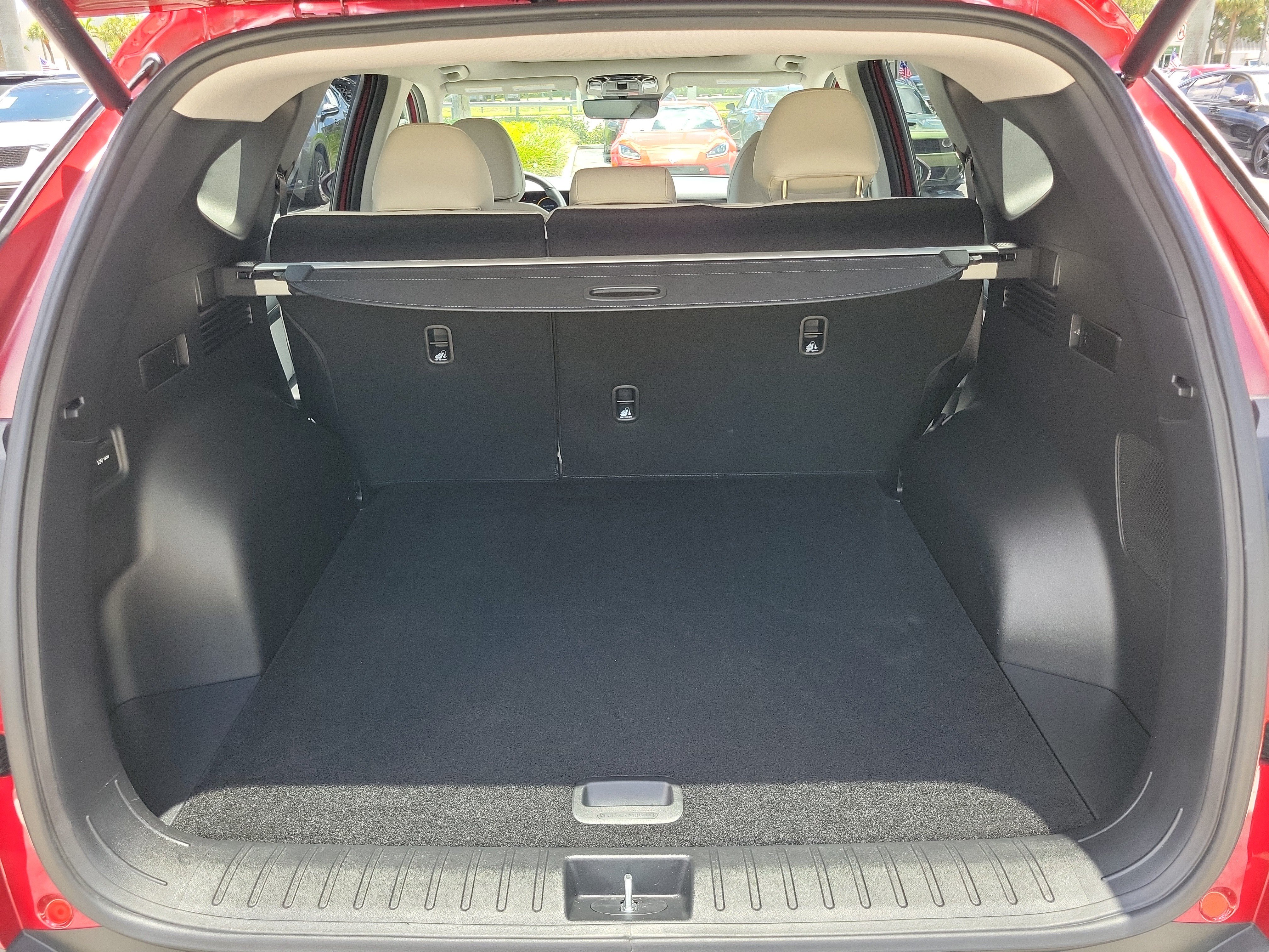 Used 2025 Hyundai Tucson Limited FWD image 12