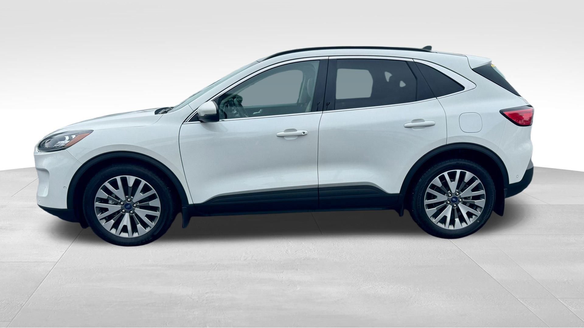 Certified 2020 Ford Escape Titanium image 17