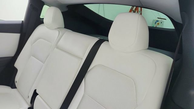 Used 2026 Tesla Model Y Long Range image 29