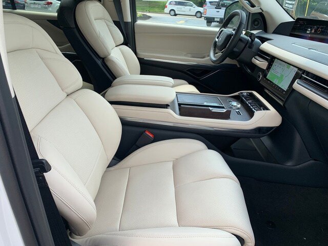 New 2027 Lincoln Navigator L Premier AWD/4WD image 11