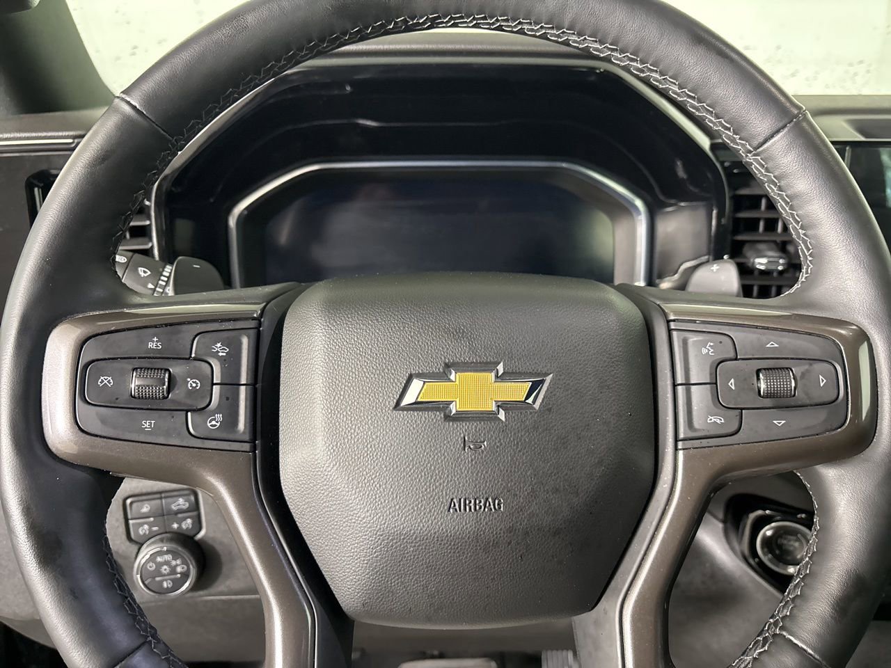 Used 2023 Chevrolet Silverado 1500 High Country w/ High Country Premium Package image 12