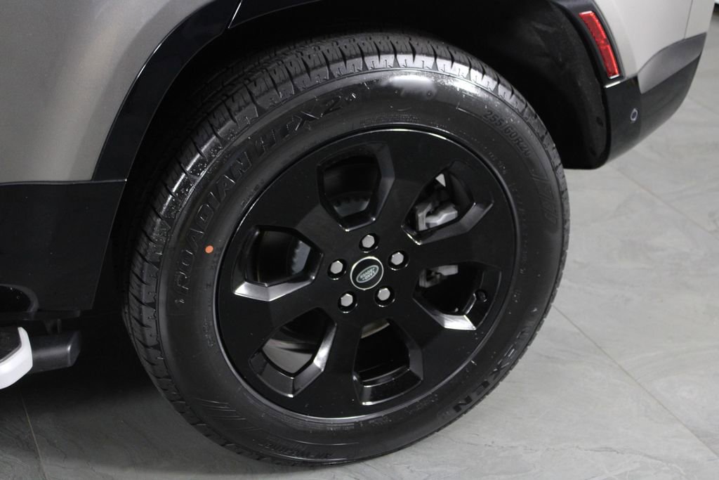 Used 2023 Land Rover Defender 110 X-Dynamic SE AWD/4WD image 11
