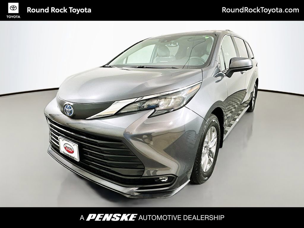 Used 2025 Toyota Sienna XLE