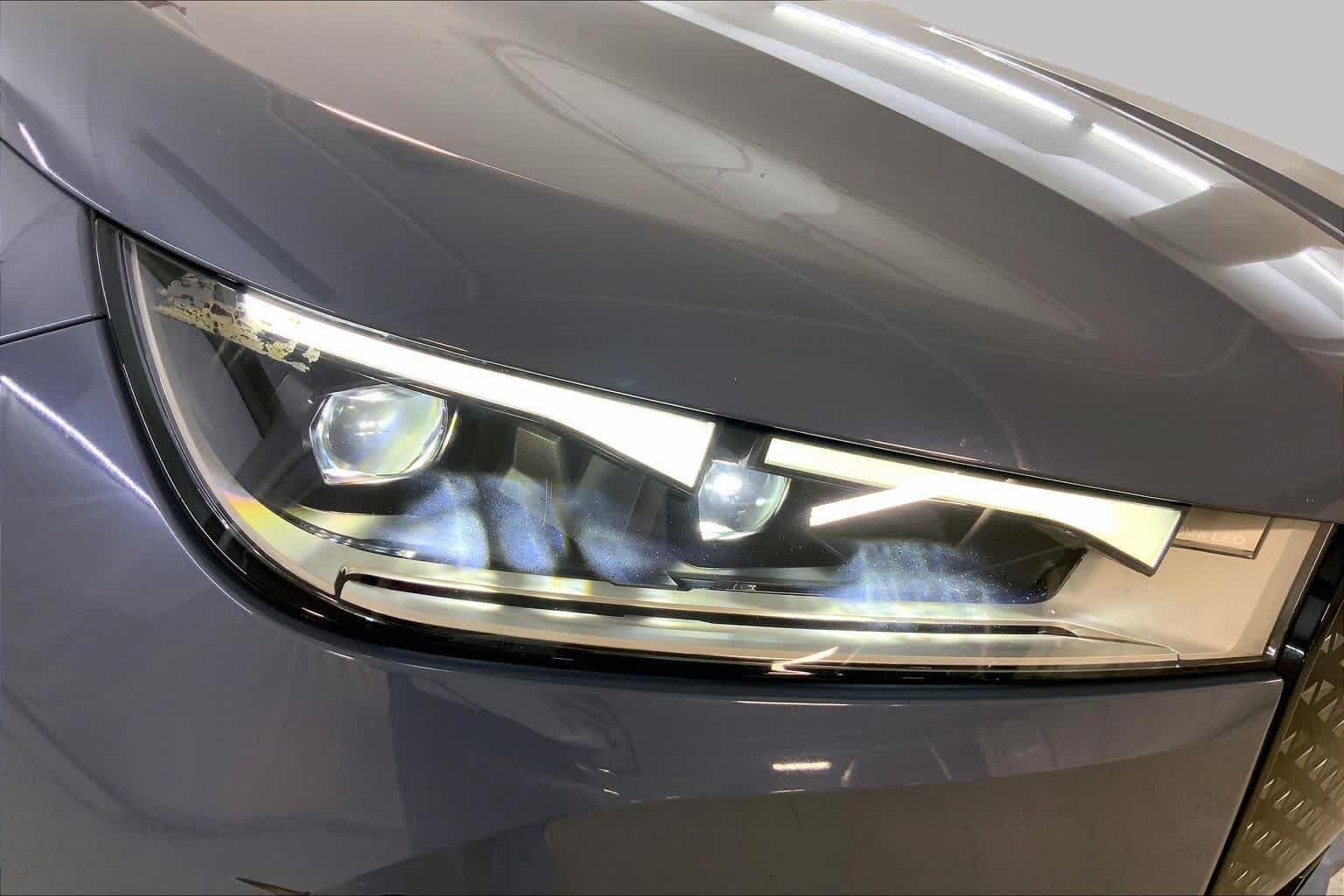 Used 2024 BMW iX xDrive50 w/ Sport Package AWD/4WD image 27