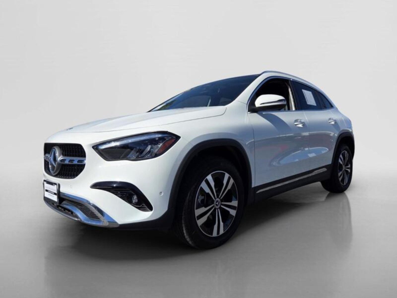 Certified 2026 Mercedes-Benz GLA 250 w/ Exclusive Package image 8