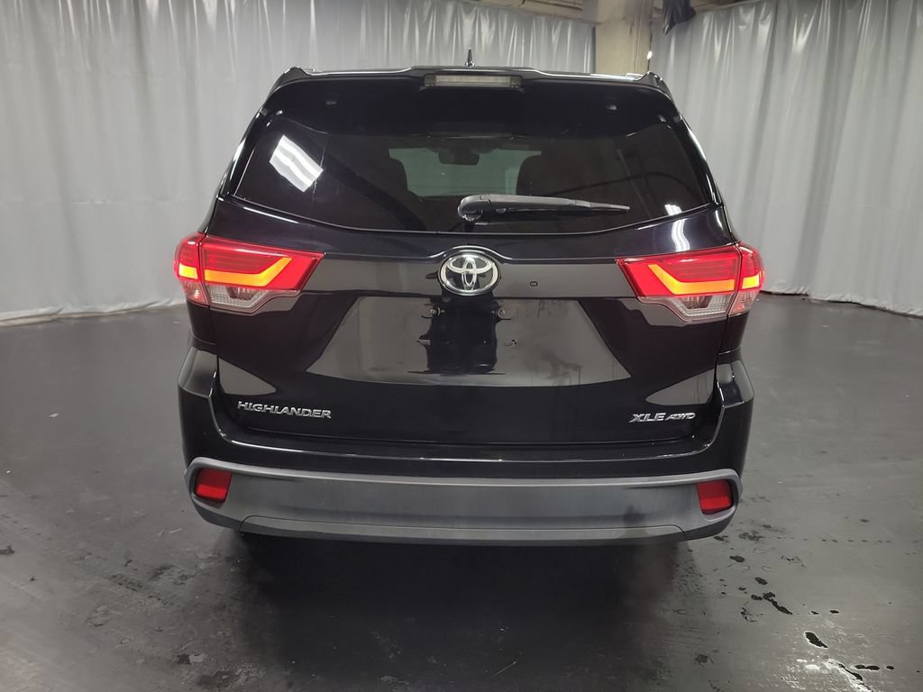 Used 2019 Toyota Highlander XLE AWD/4WD image 7