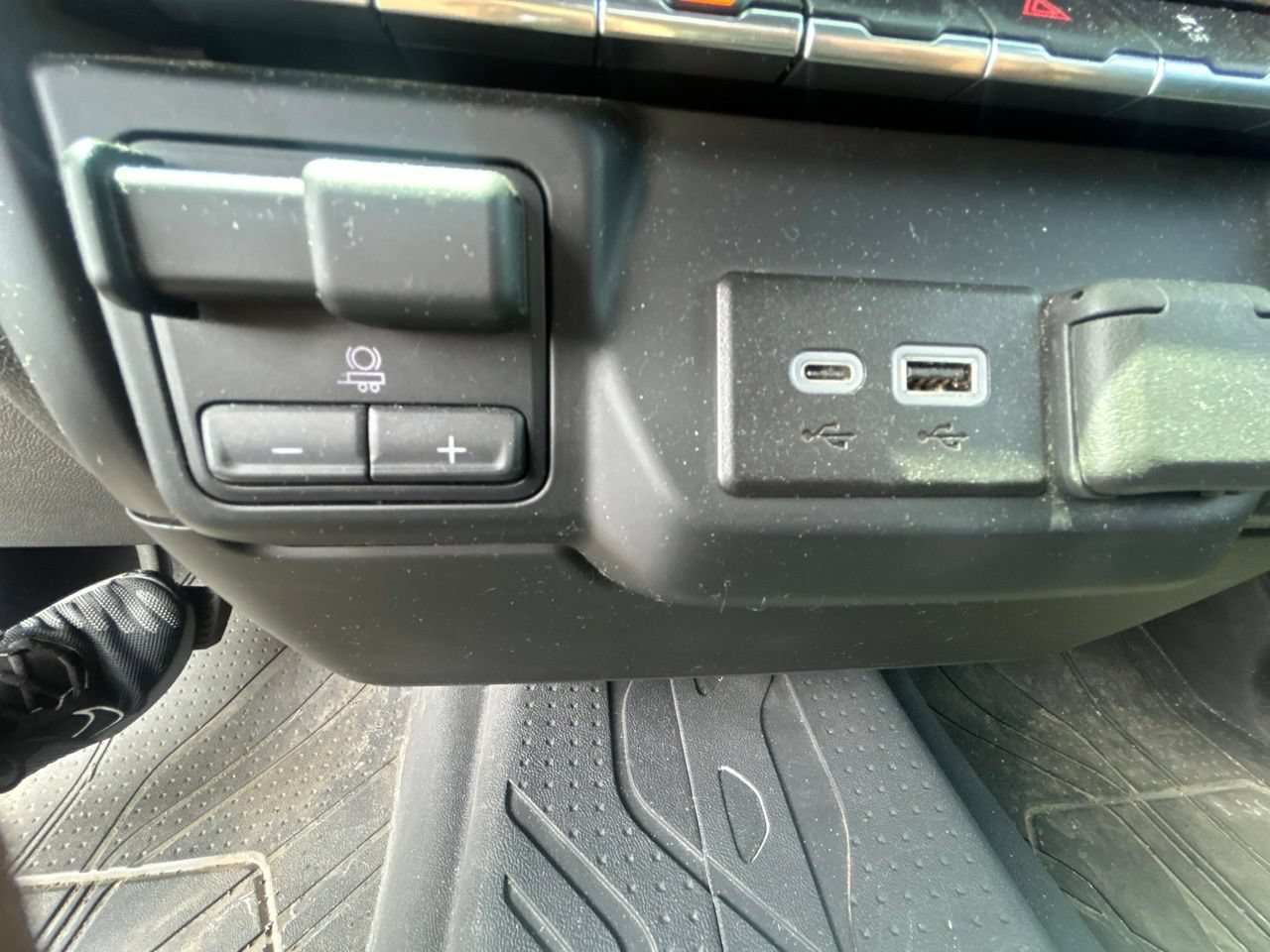Used 2024 Chevrolet Silverado 1500 Custom Trail Boss w/ LPO, Dark Essentials Package AWD/4WD image 20