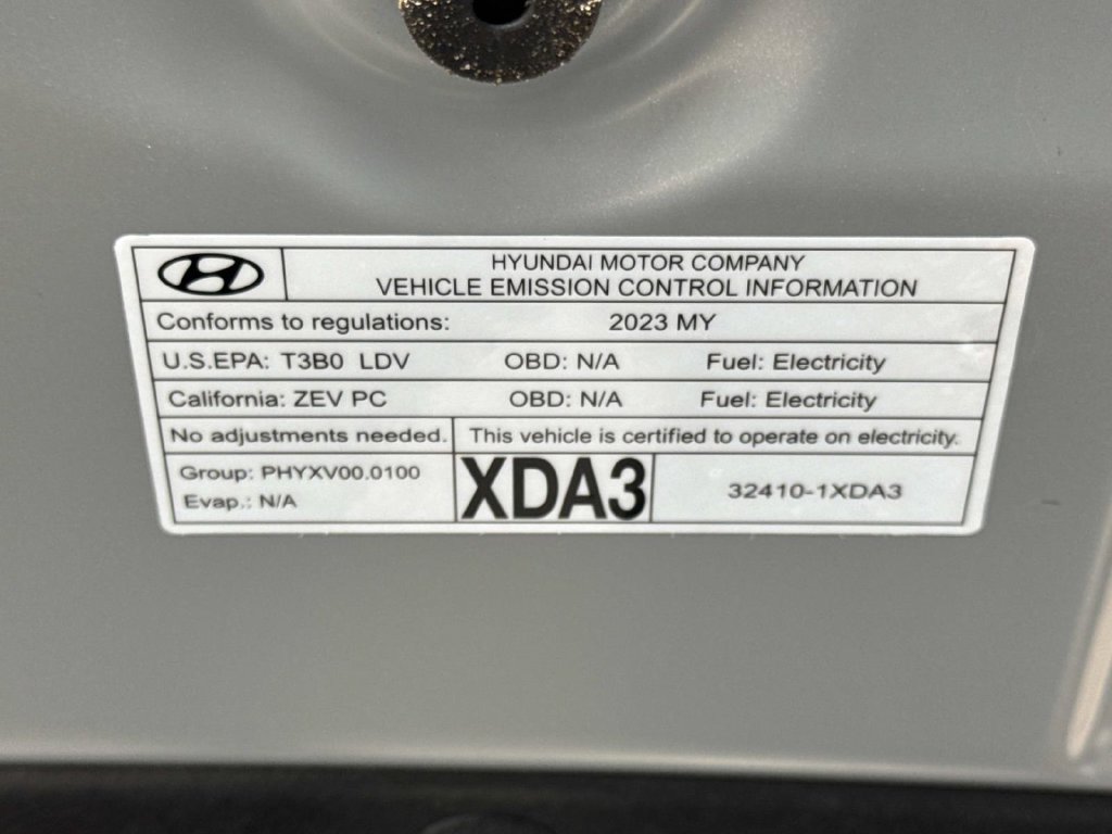 Used 2023 Genesis Electrified GV70 AWD/4WD image 32
