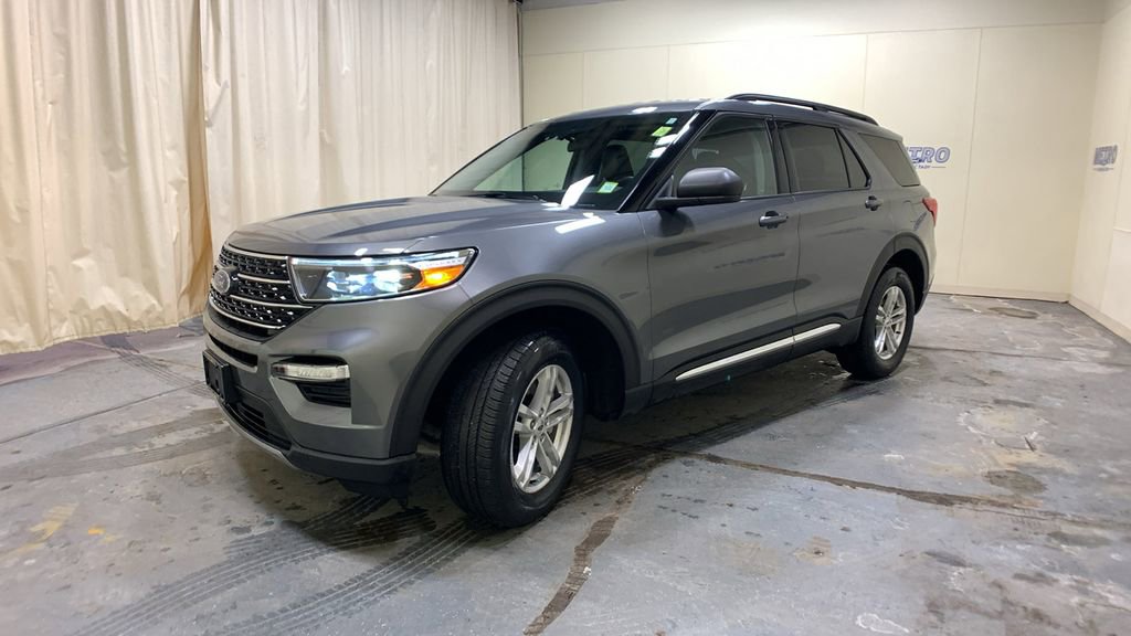 Certified 2022 Ford Explorer XLT w/ Equipment Group 202A image 8