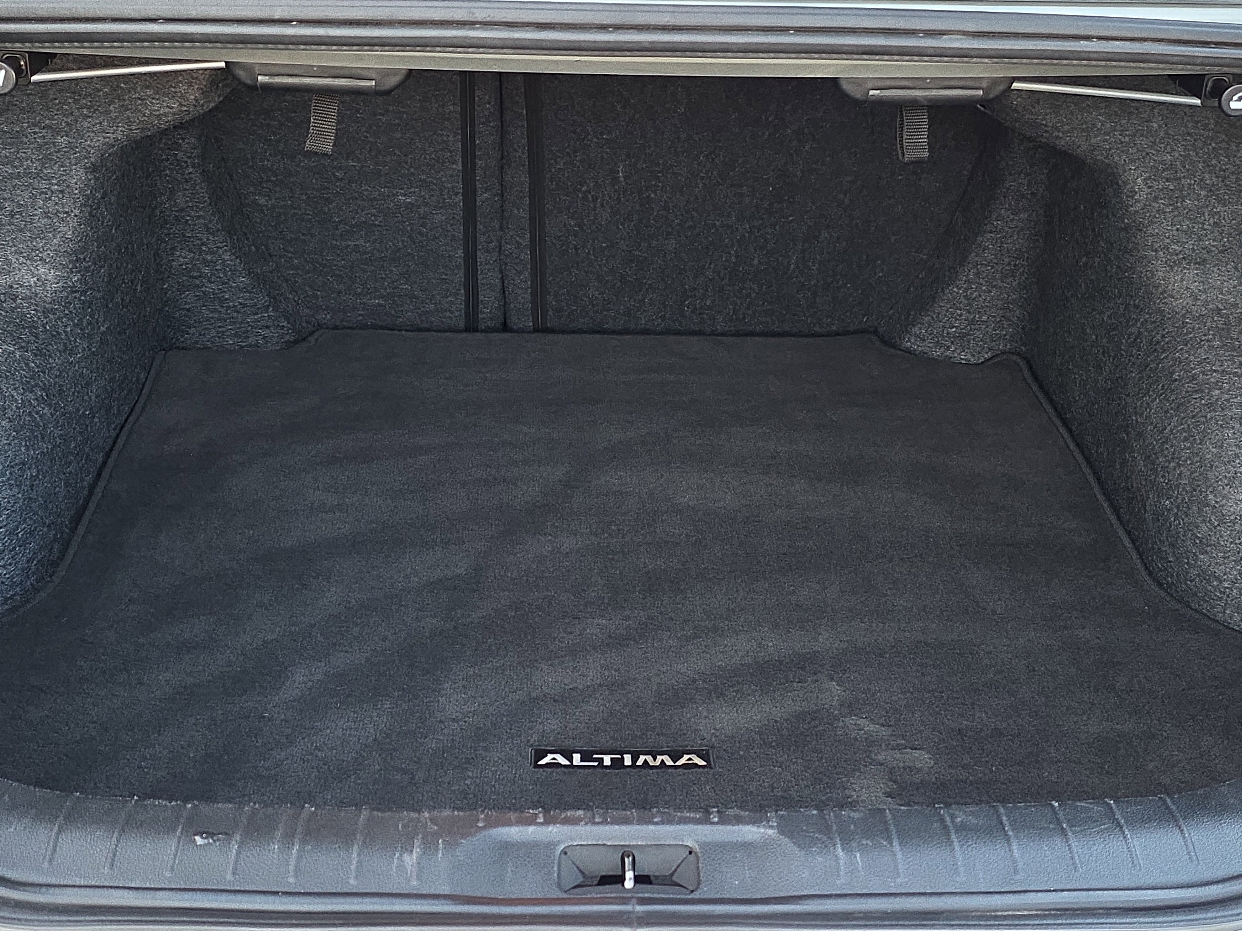 Used 2024 Nissan Altima 2.5 SV image 7