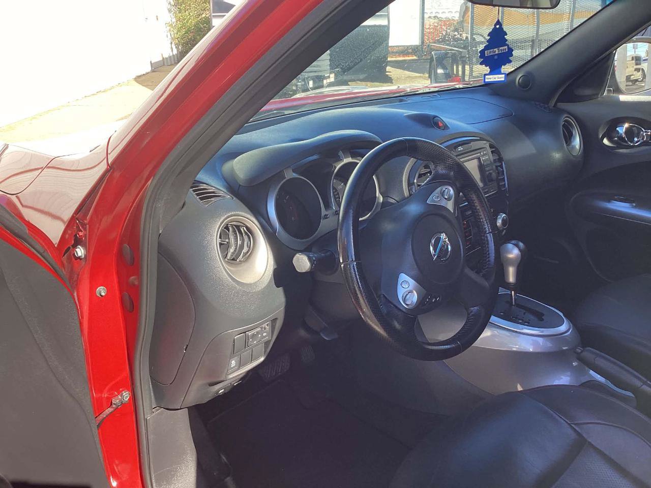 Used 2014 Nissan Juke SL FWD image 10