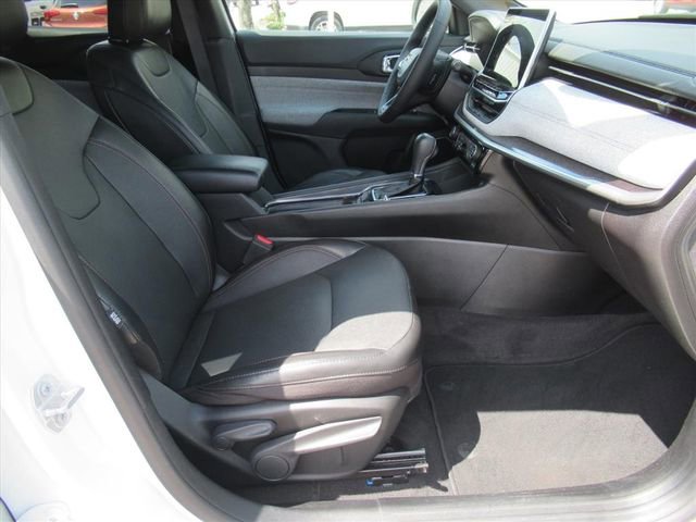 Used 2023 Jeep Compass Latitude image 9