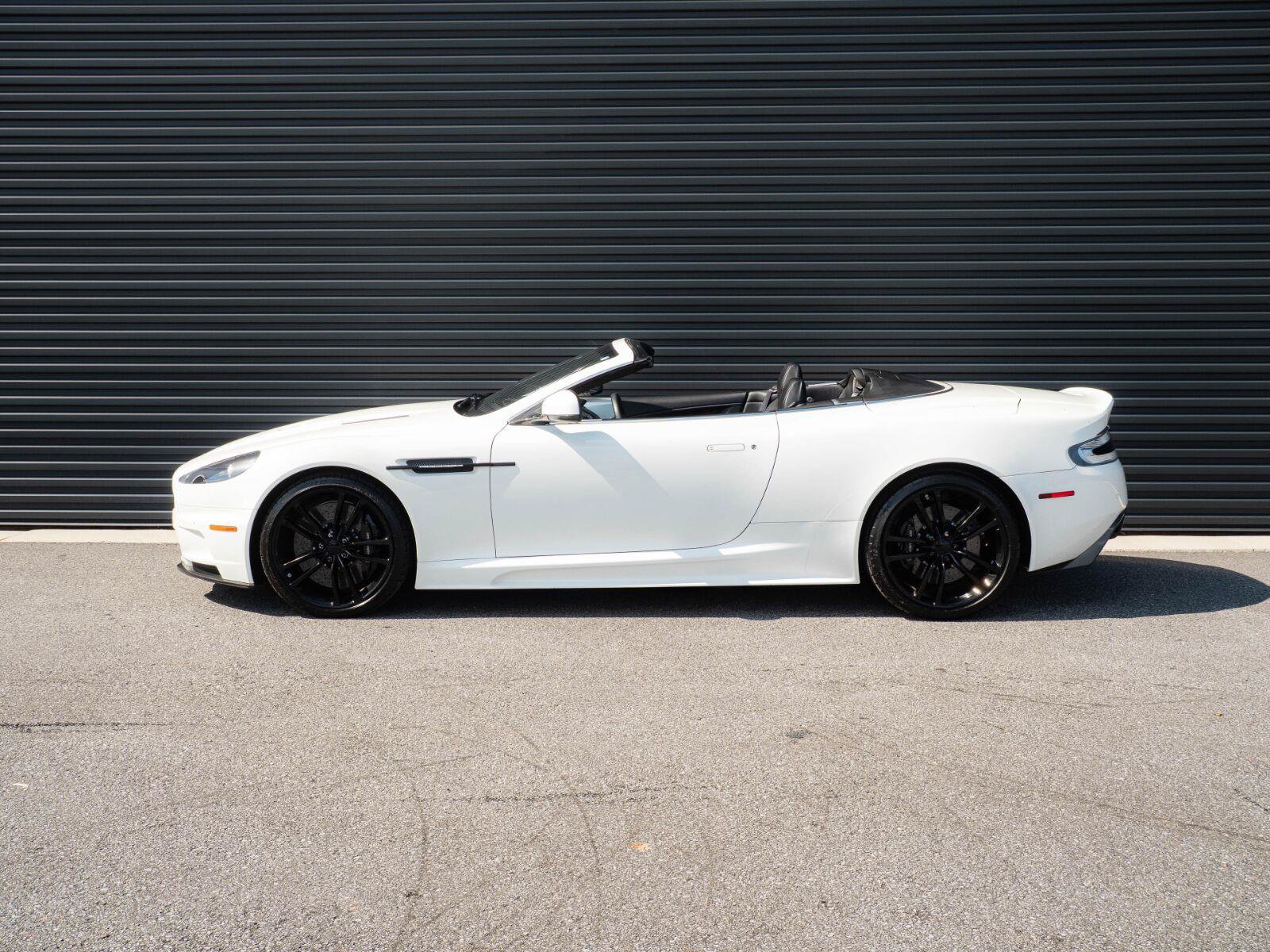 Used 2011 Aston Martin DBS Volante RWD image 2