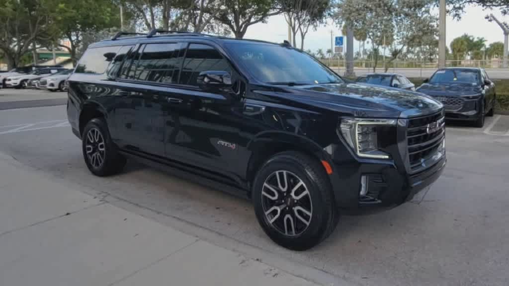 Used 2023 GMC Yukon XL AT4 w/ AT4 Premium Package AWD/4WD image 2