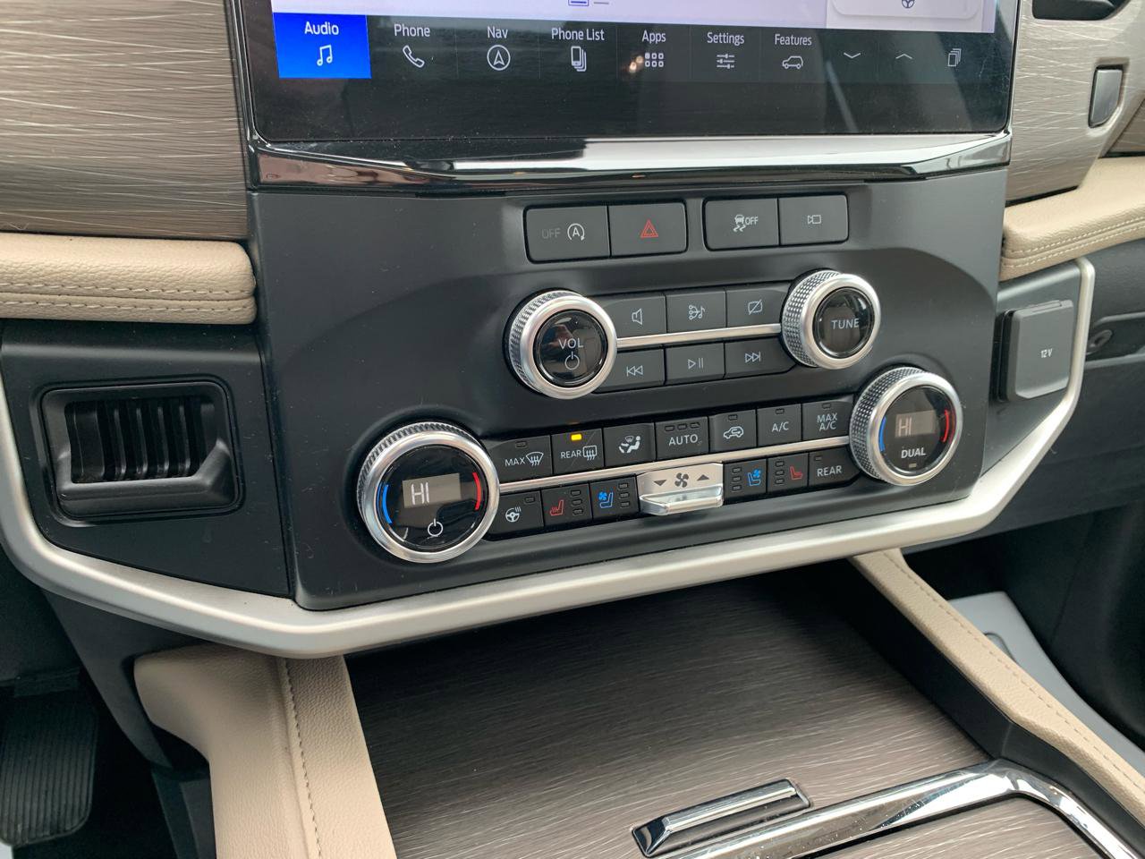 Used 2024 Ford Expedition Max Limited image 21