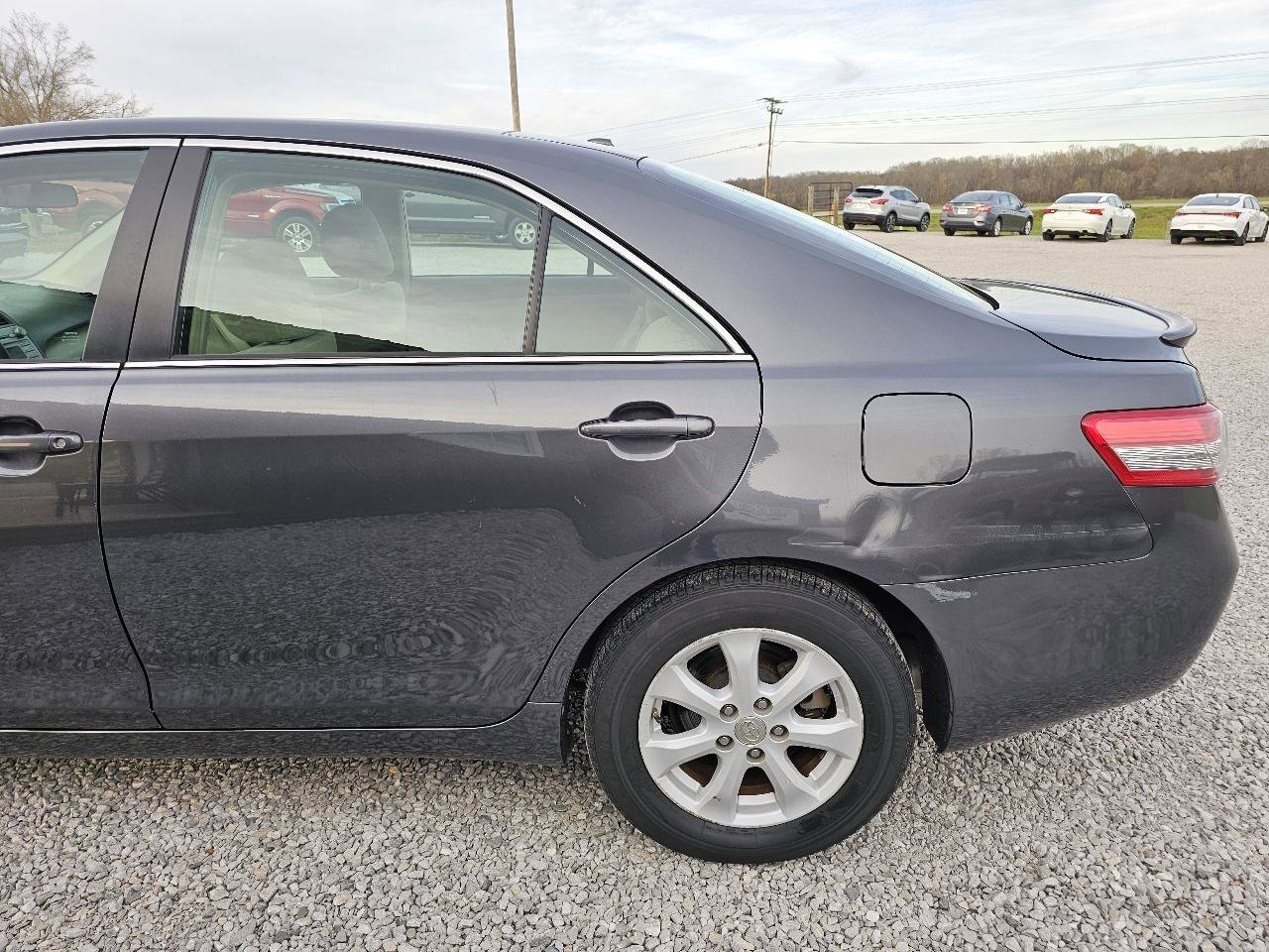 Used 2010 Toyota Camry LE image 5