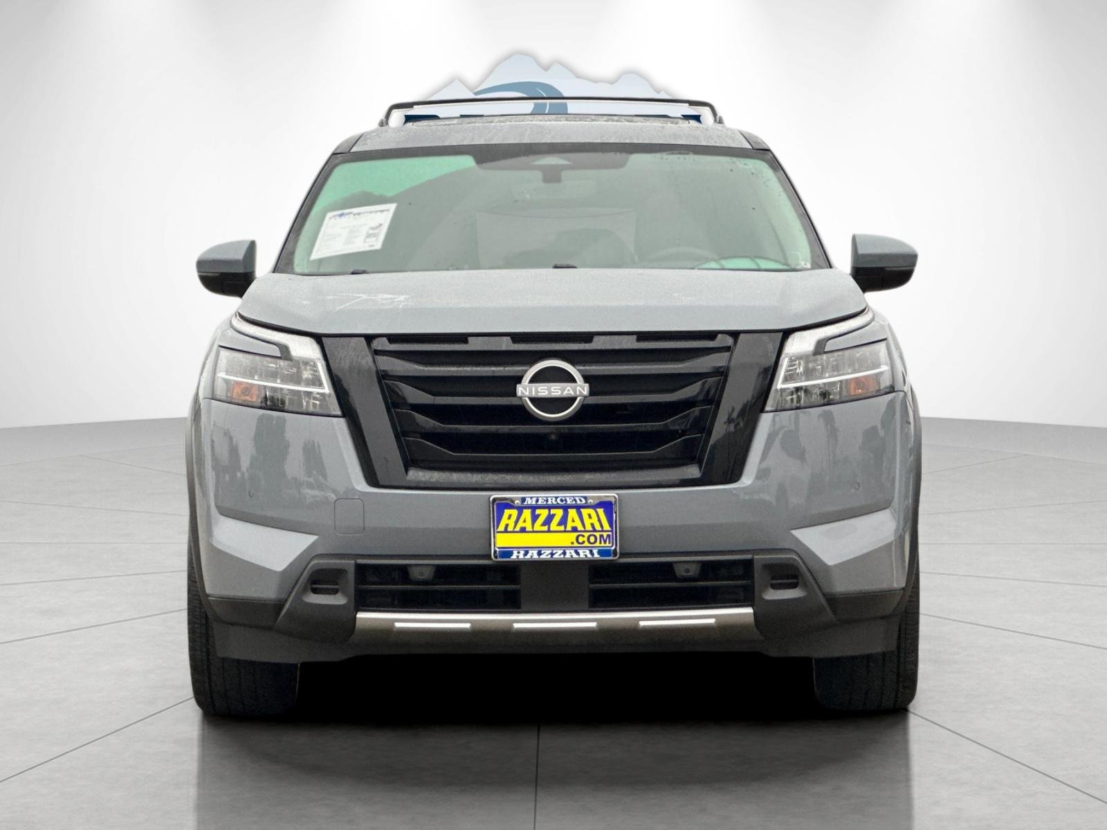 Used 2023 Nissan Pathfinder Platinum w/ Black Appearance Package image 8