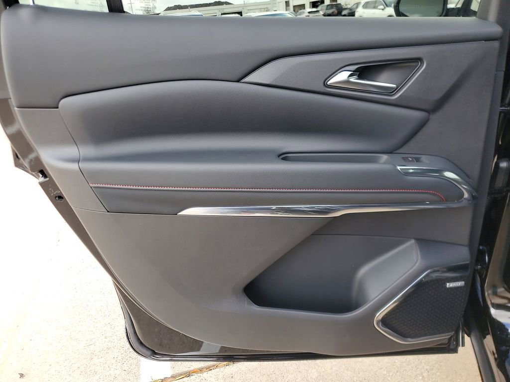 New 2026 Chevrolet Traverse RS w/ LPO, Floor Liner Package image 16