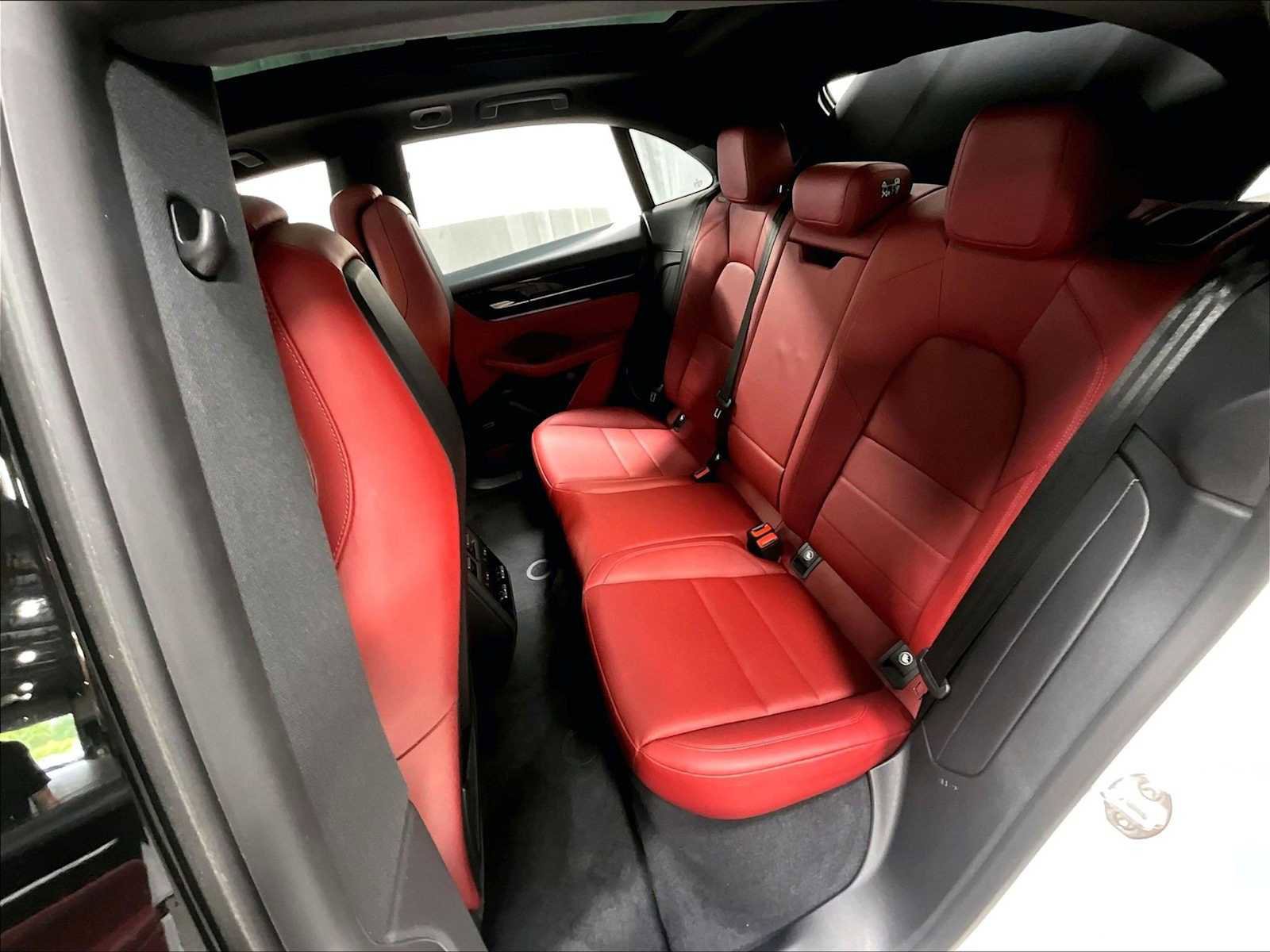 Used 2026 Porsche Macan 4 Electric image 27