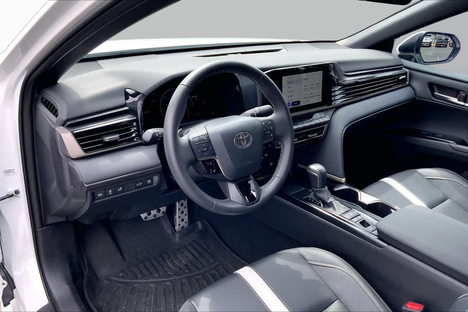 Certified 2025 Toyota Camry SE w/ Convenience Package FWD image 17