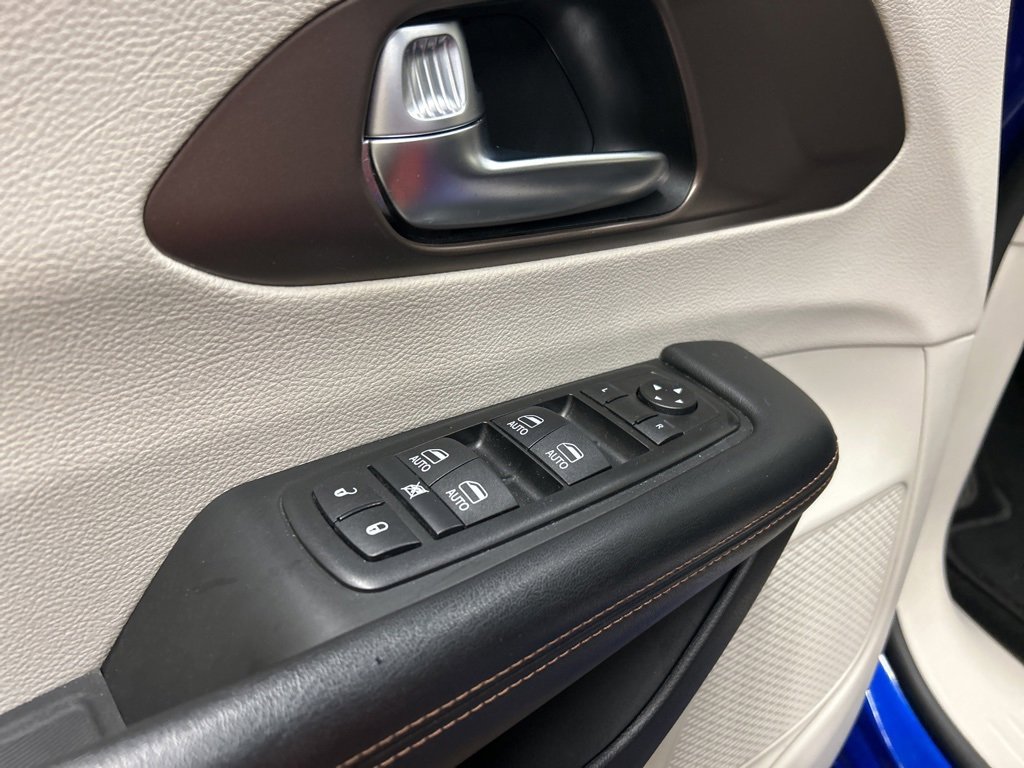 Used 2019 Chrysler Pacifica Touring-L Plus w/ Advanced Safetytec Group image 26