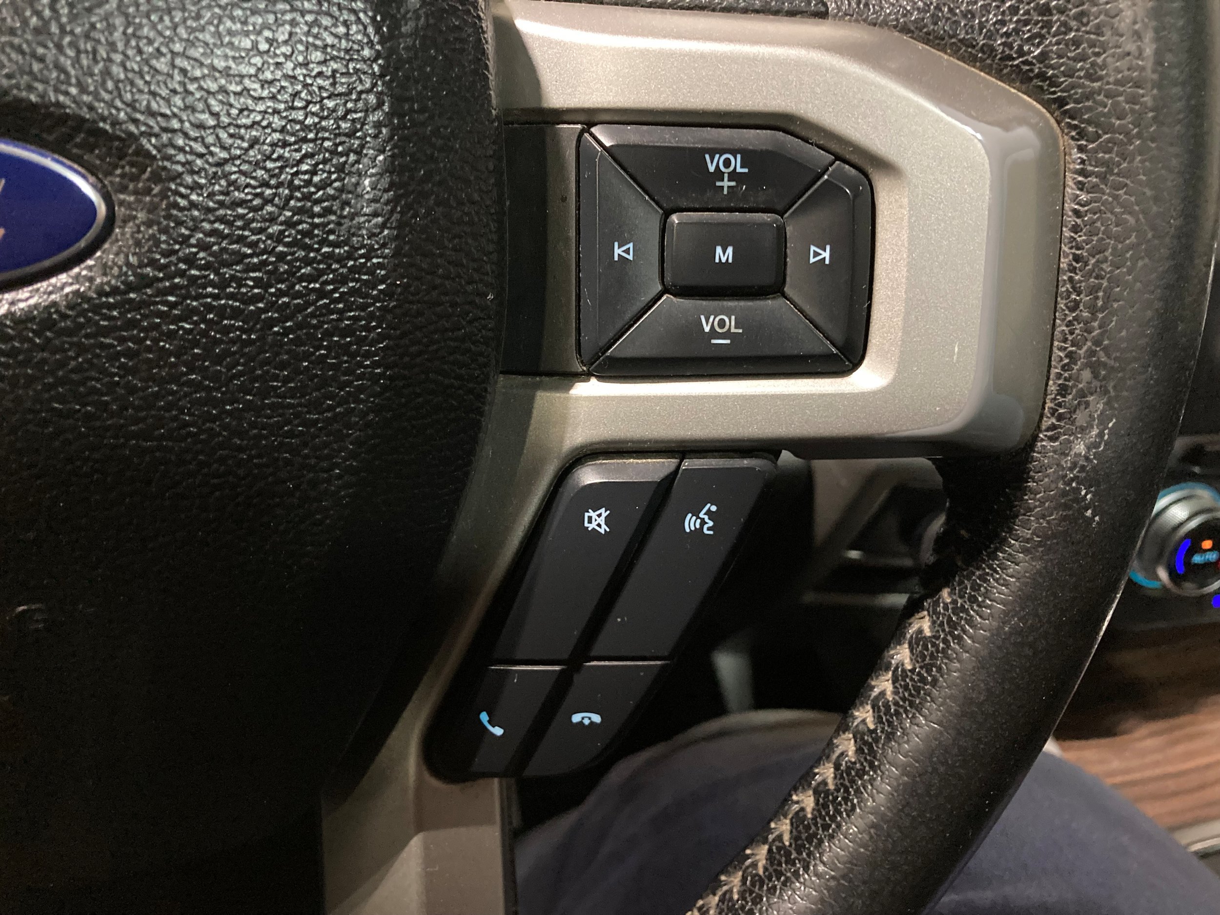 Used 2016 Ford F150 Lariat w/ Equipment Group 502A Luxury AWD/4WD image 29