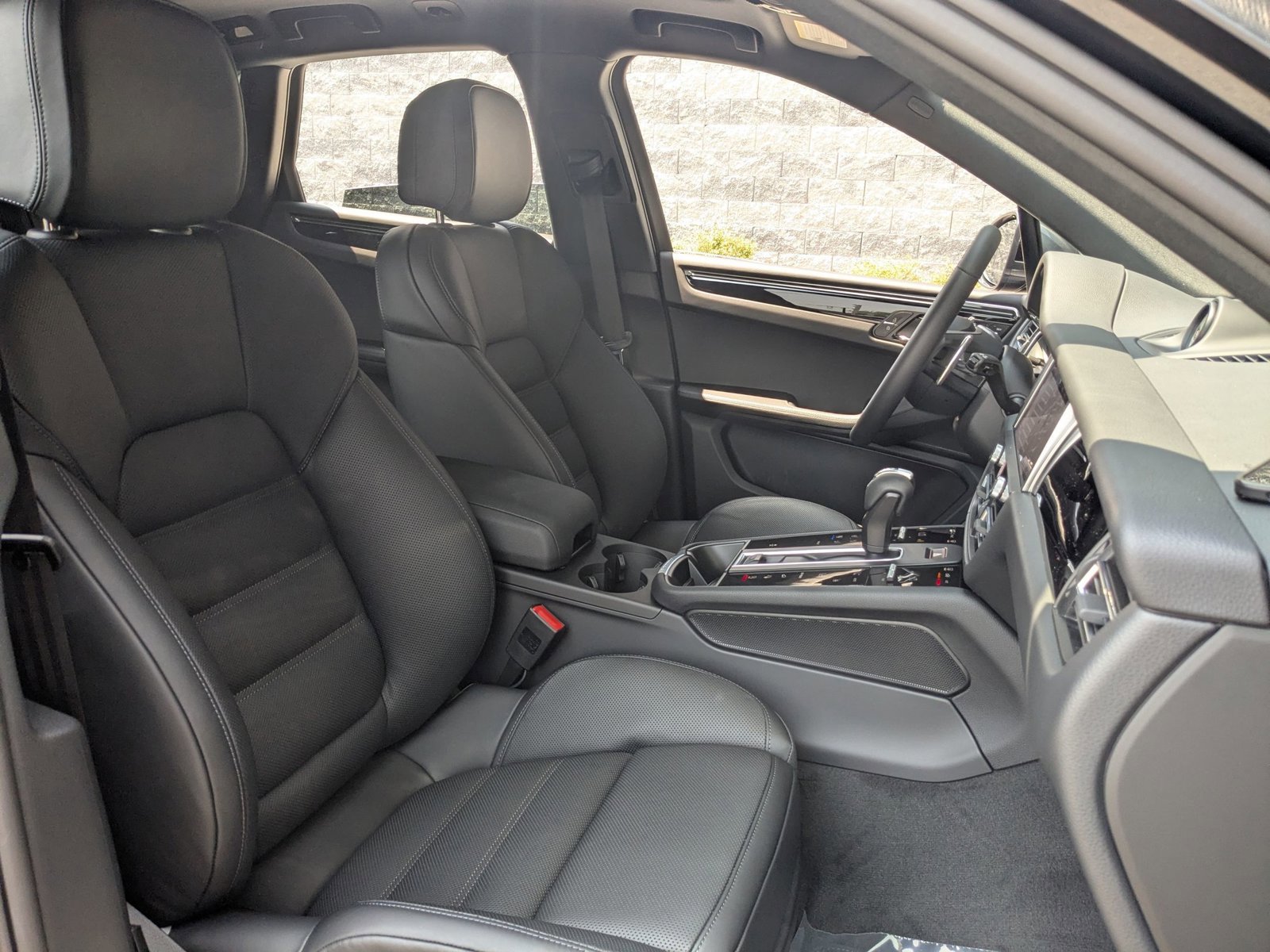 New 2025 Porsche Macan image 27