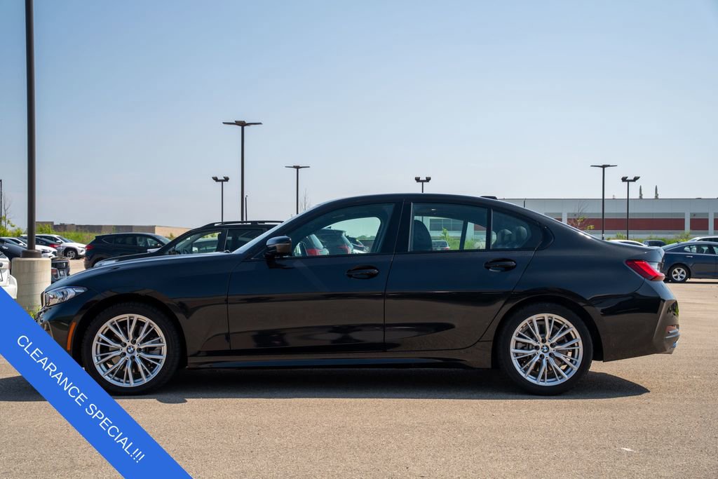 Used 2023 BMW 330i xDrive Sedan w/ Premium Package image 4