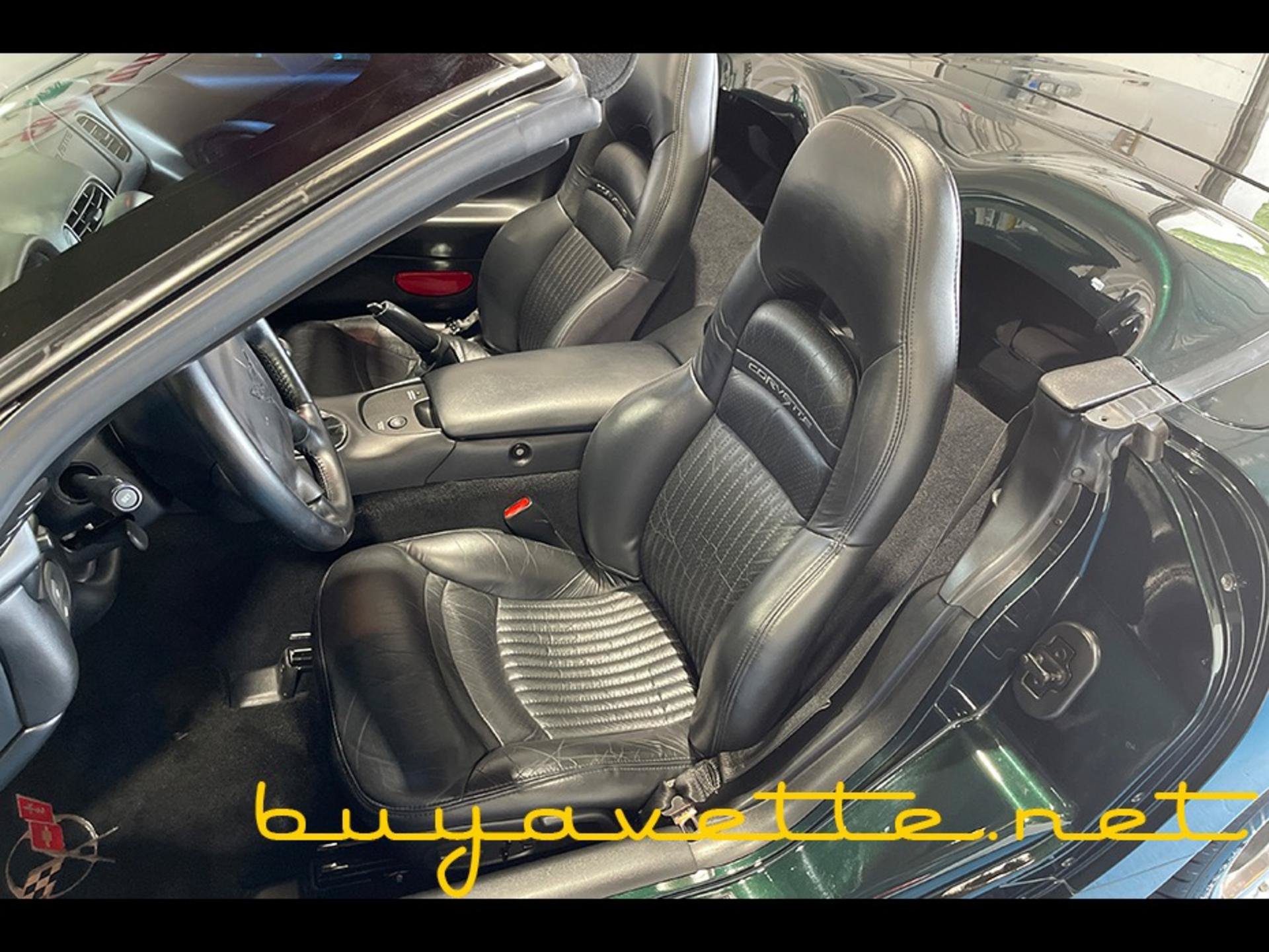 Used 2001 Chevrolet Corvette Convertible w/ Preferred Equipment Group2 RWD image 22