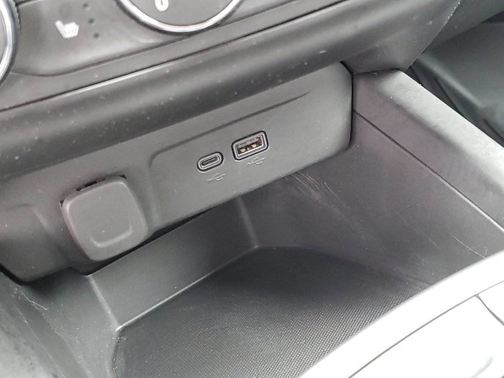 Used 2024 Chevrolet Trax LS w/ LS Convenience Package FWD image 18