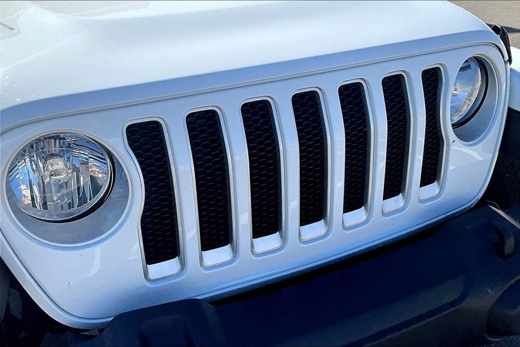Used 2021 Jeep Wrangler Unlimited Sahara w/ Uconnect 4C Nav & Sound Group AWD/4WD image 20