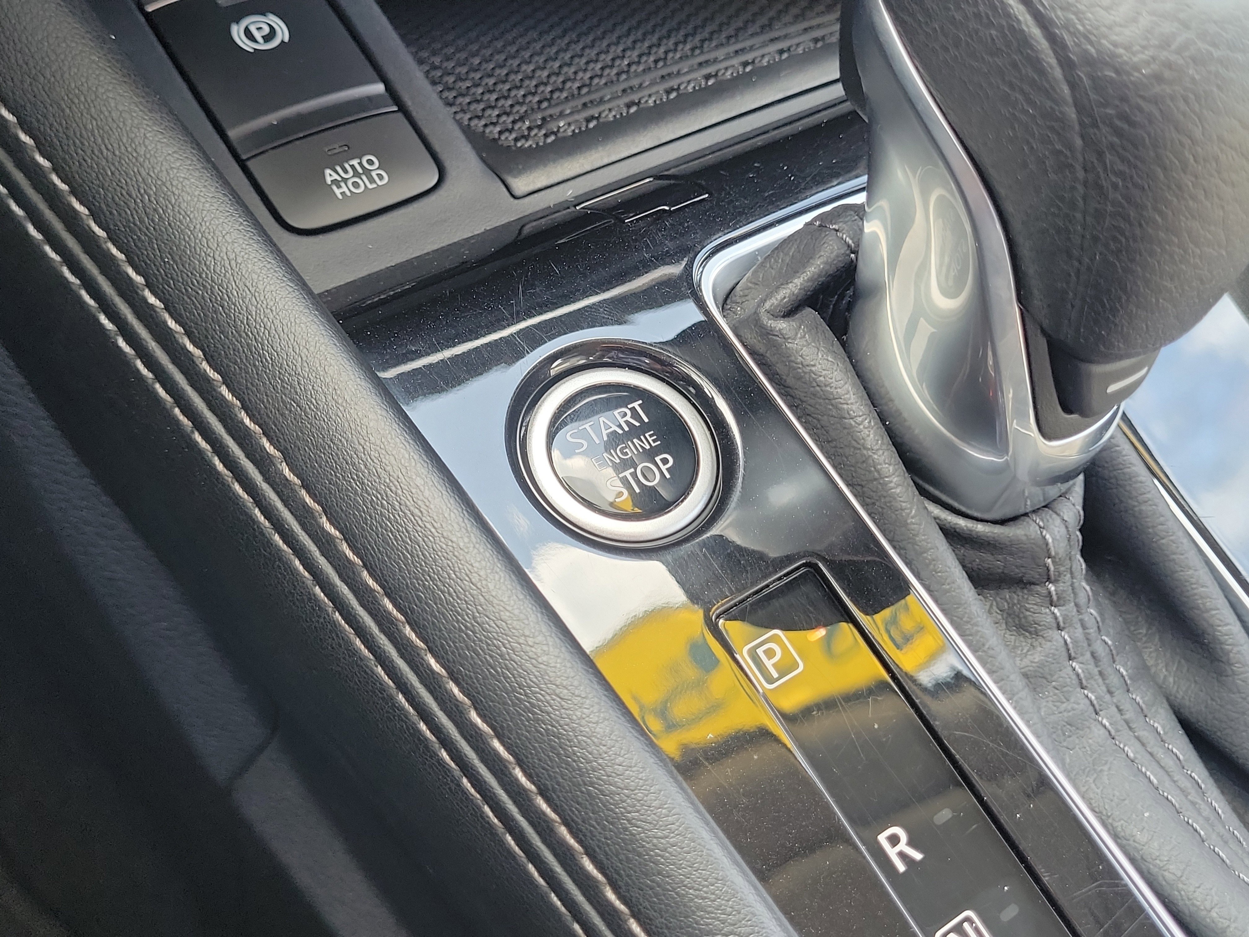Used 2023 Nissan Kicks SR w/ SR Premium Package FWD image 35