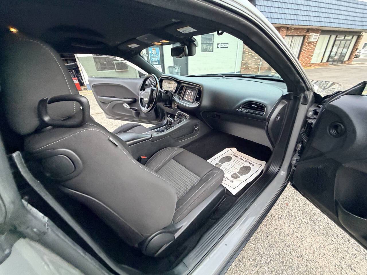 Used 2019 Dodge Challenger SXT image 30