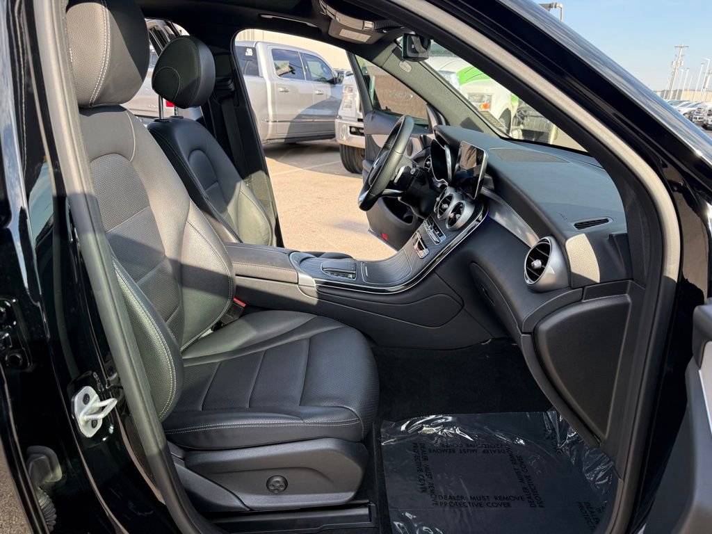 Used 2022 Mercedes-Benz GLC 300 4MATIC image 16