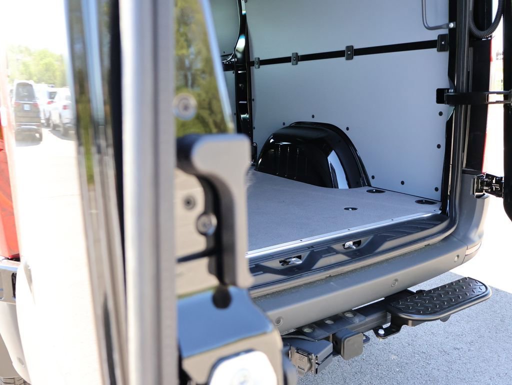 New 2026 Mercedes-Benz Sprinter 144 Cargo image 17
