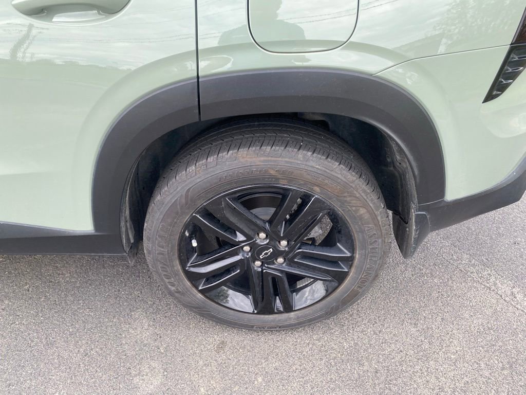 Used 2024 Chevrolet Trax ACTIV w/ Sunroof Package image 32