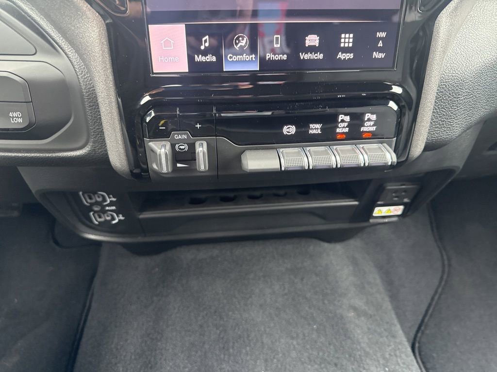 Used 2025 RAM 2500 Tradesman AWD/4WD image 18