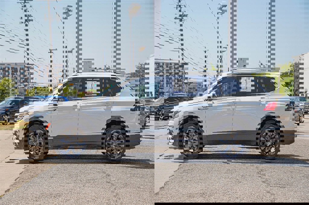 New 2024 Volkswagen Tiguan SE image 5