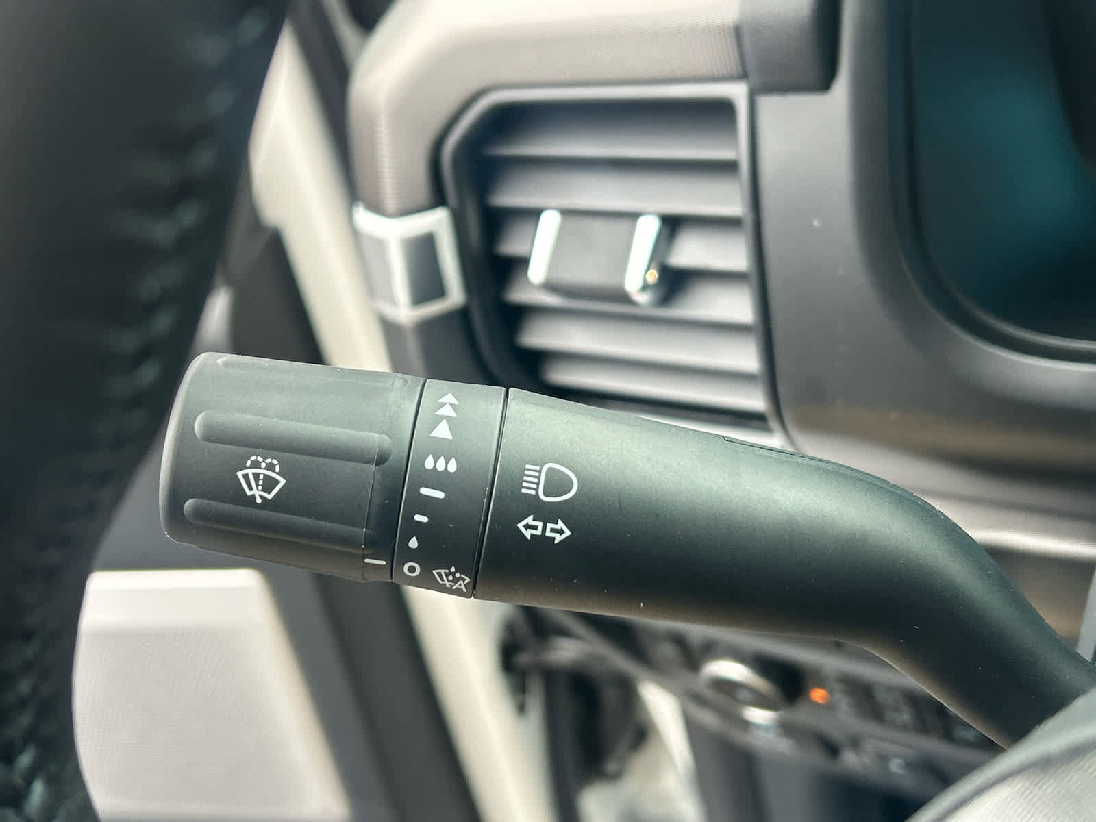 New 2025 Ford F150 Platinum w/ Equipment Group 702A High image 33