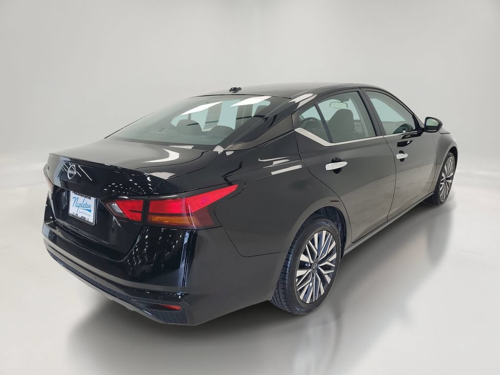 Used 2025 Nissan Altima 2.5 SV FWD image 5
