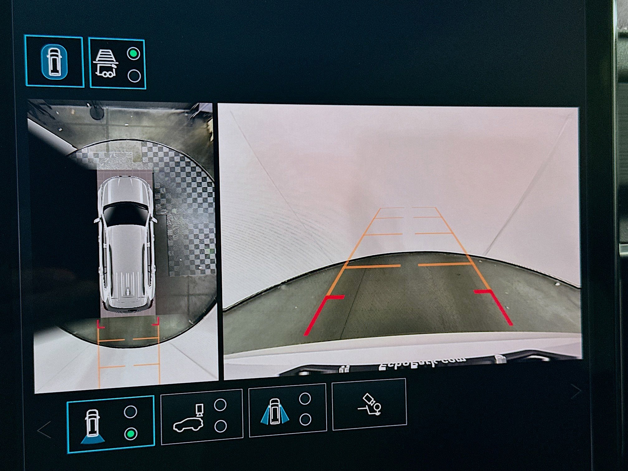 Used 2025 GMC Acadia Elevation image 22