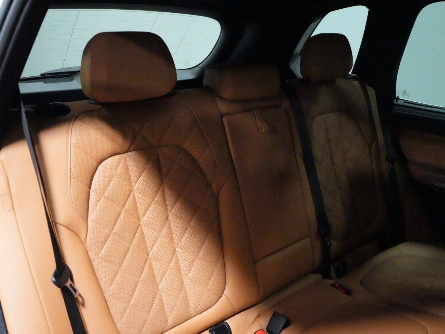 Certified 2024 BMW X5 xDrive40i w/ Premium Package image 11