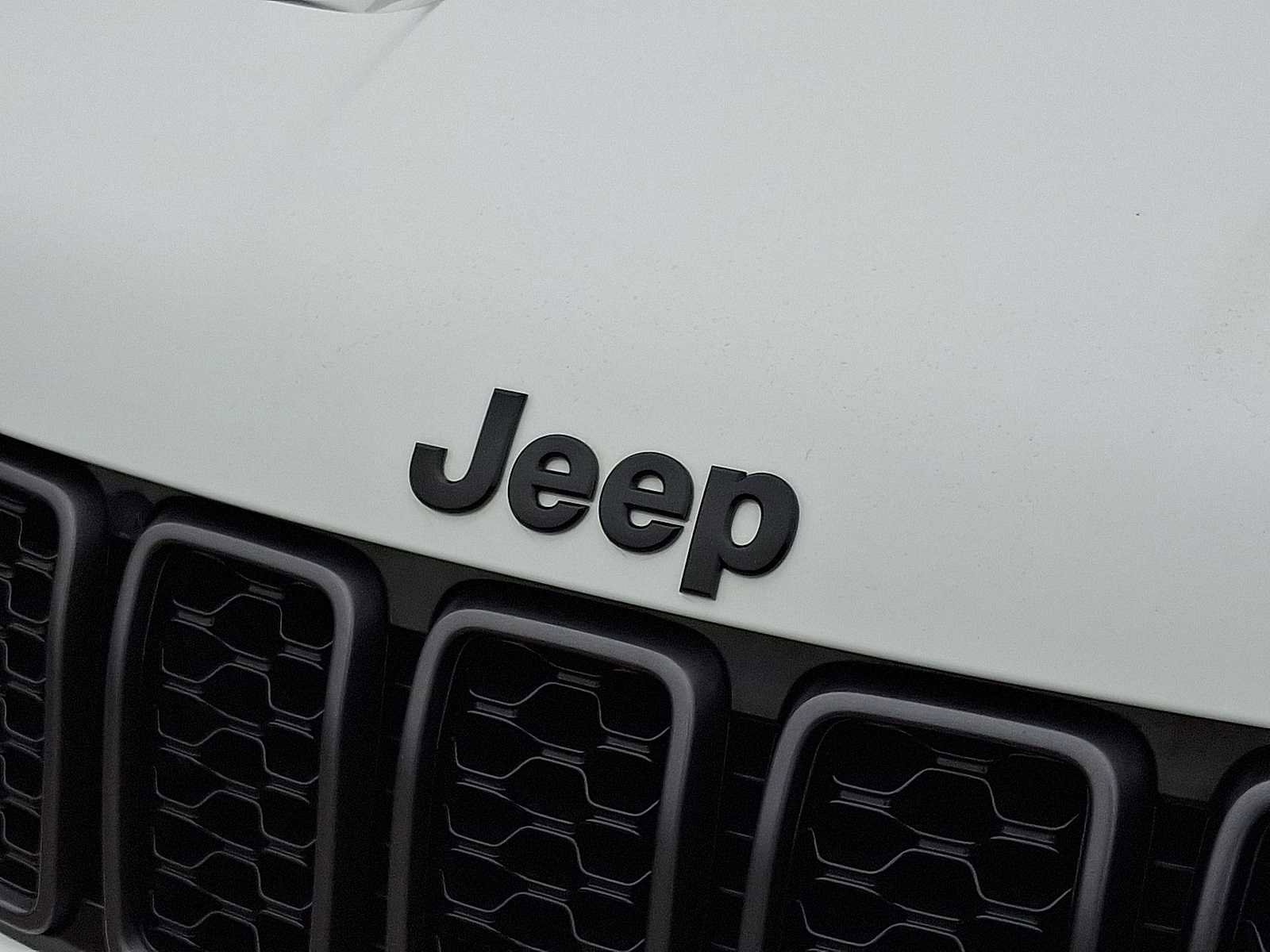 Used 2021 Jeep Grand Cherokee Limited X image 37