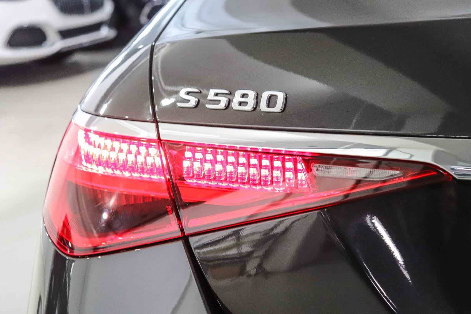 Used 2023 Mercedes-Benz S 580 4MATIC Sedan image 11