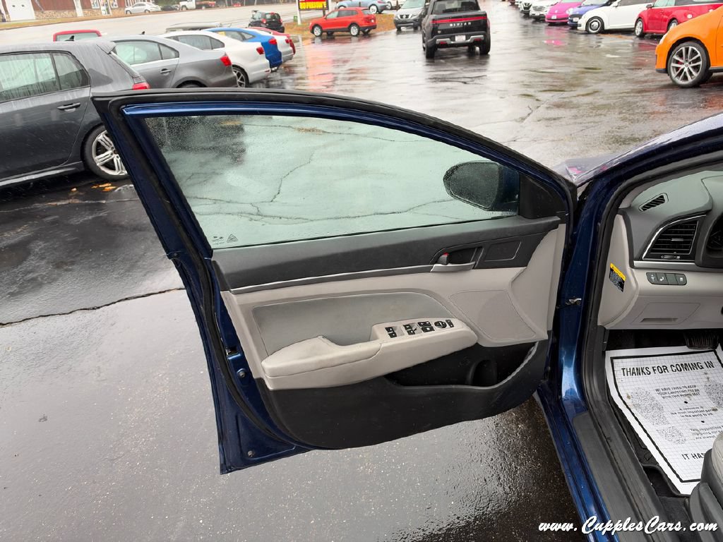 Used 2018 Hyundai Elantra SEL FWD image 5