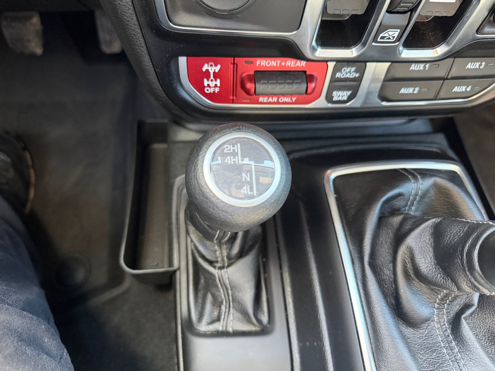 Used 2024 Jeep Wrangler Unlimited Rubicon AWD/4WD image 27