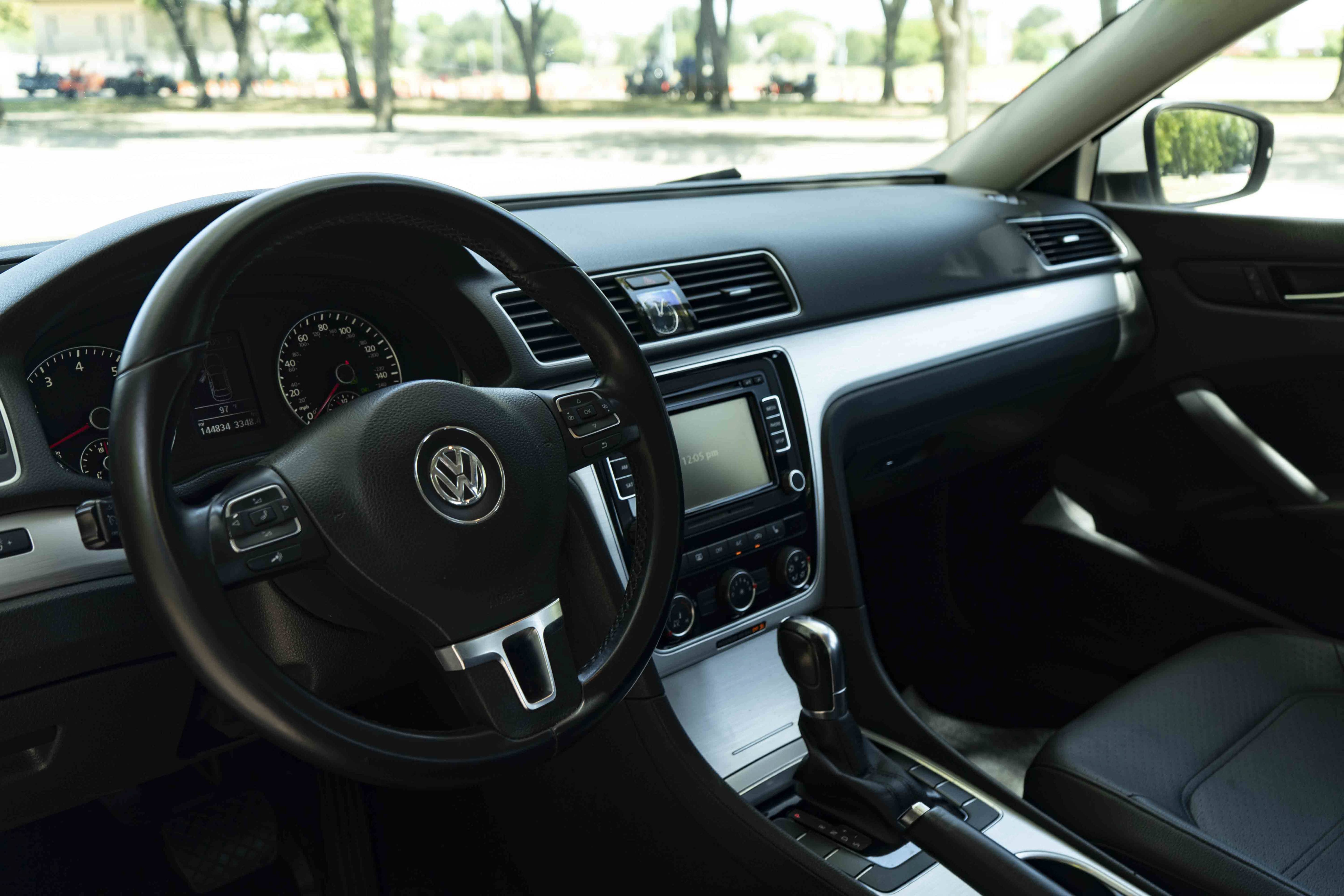 Used 2013 Volkswagen Passat 2.5 SE FWD image 16