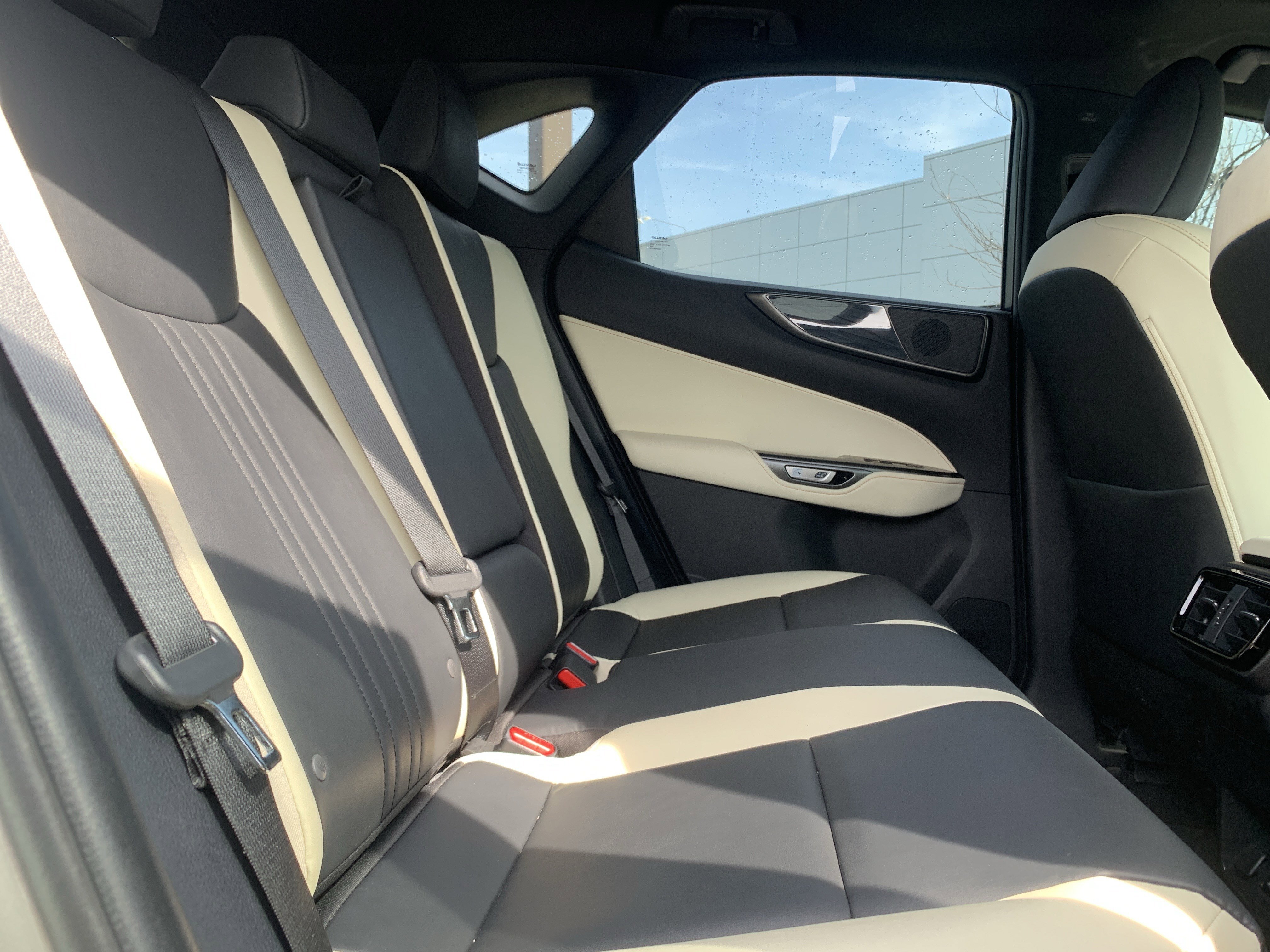 Used 2024 Lexus NX 250 FWD w/ Towing Package (2000 Lbs) image 33